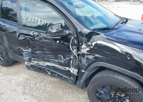 2023 Jeep Cherokee Altitude Lux 4X4 z USA, uszkodzony, nr VIN 1C4PJMMB4PD115038